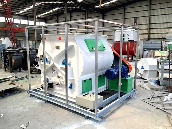 Delivery of pellet mixer