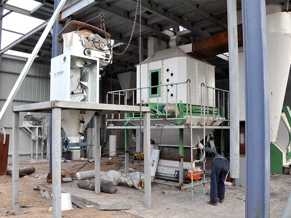 
cooler-in-animal-feed-mill